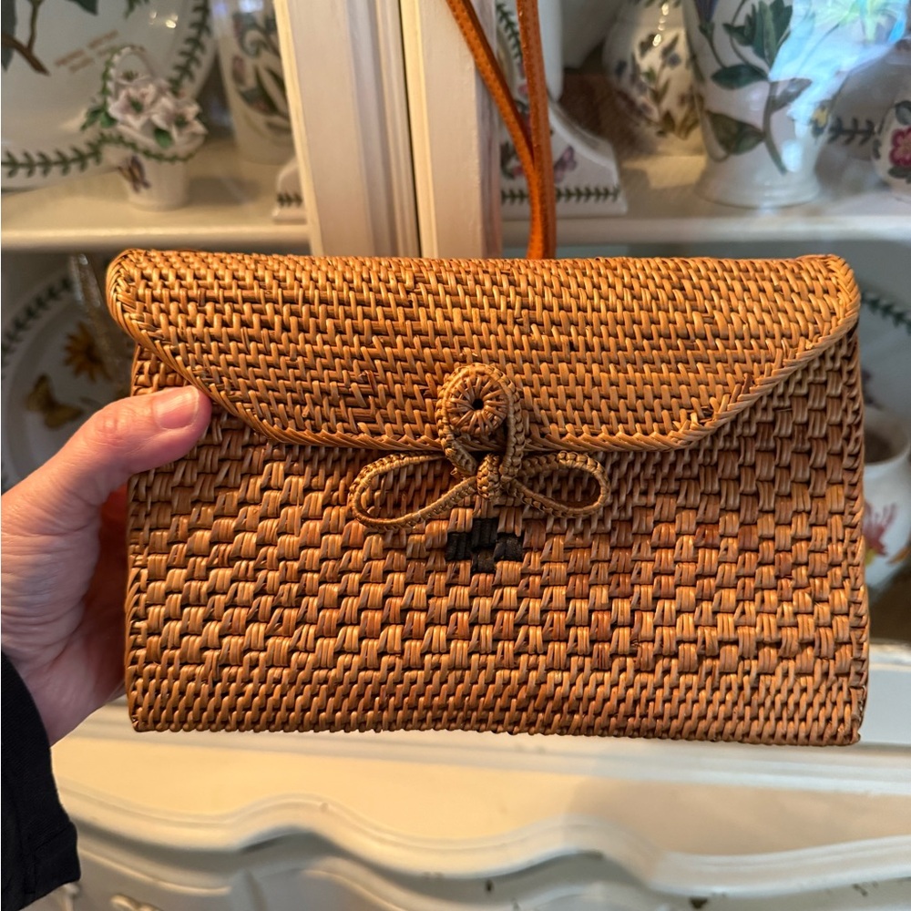 Street Level Rattan Box Crossbody Bag - Picture 9 of 12